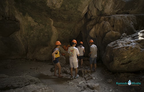 Batu Cermin Cave Labuan Bajo