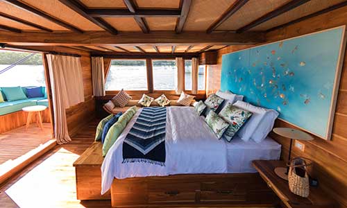 10 Comfortable Komodo Boat Tours
